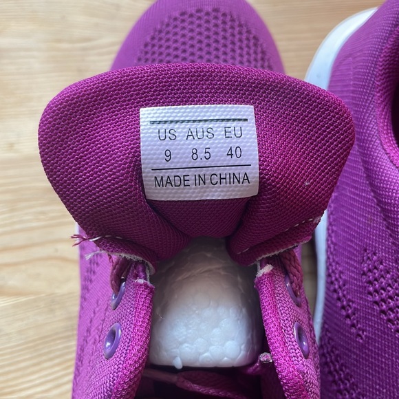 Size 9 Women’s purple athletic shoes, never been worn. - Picture 5 of 5